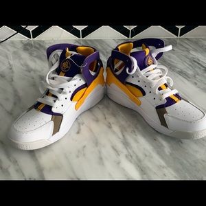Nike Air Flight Huarache  Kobe Bryant Size 7Y NWOT